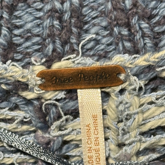 NEW…. Free people Women's blue bell cardigan Sweater size small - Picture 4 of 5